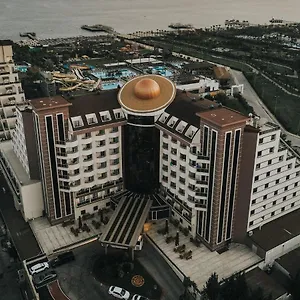 מלון Saturn Palace